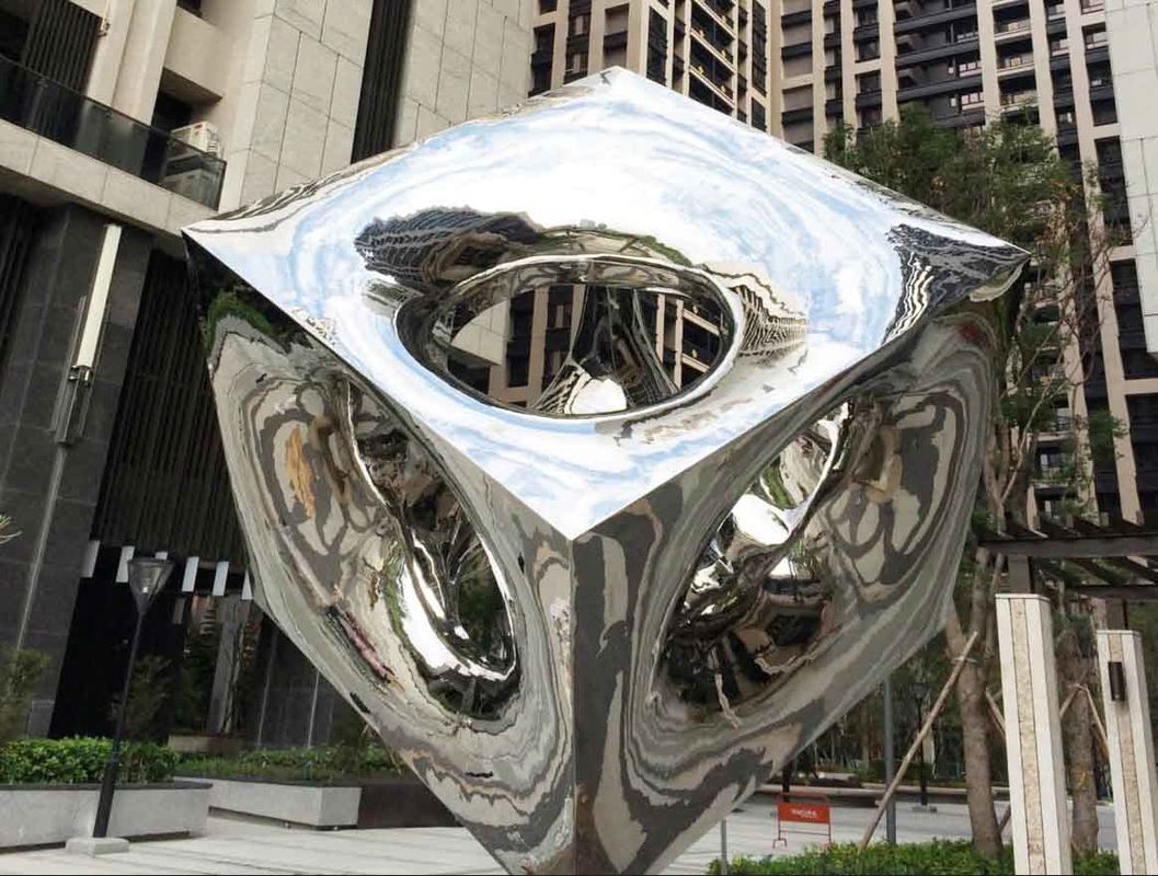 Patung kontemporer Stainless Steel Light Cube sangat dipoles dekorasi Plaza
