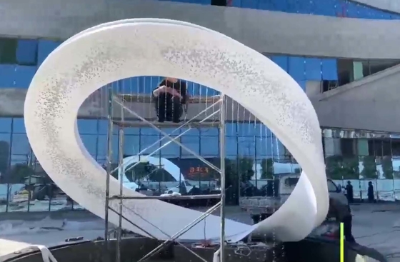 Patung Karya Seni Stainless Steel LED Modern Tinggi 3,5 Meter